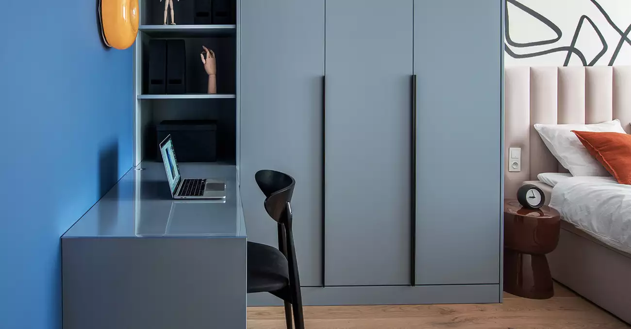 Gabinet w domu — jak zaprojektować komfortowy home office w apartamencie