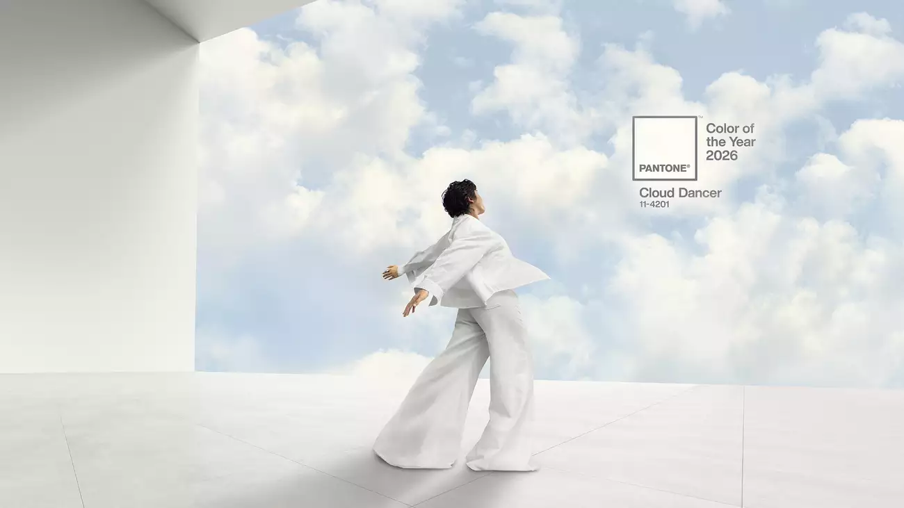 Kolor roku 2026 Pantone, który unosi się jak mgła – Cloud Dancer