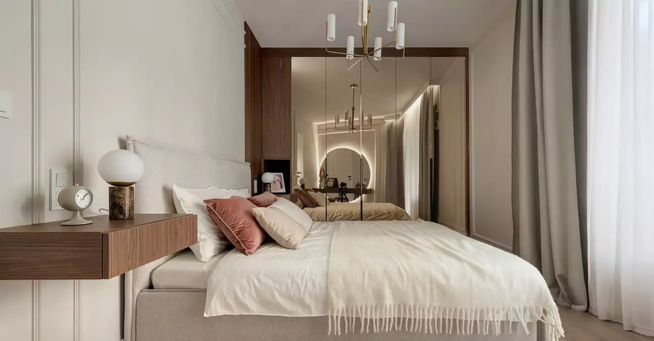 Wielkoformatowe przeszklenia i smukła stolarka w apartamencie premium
